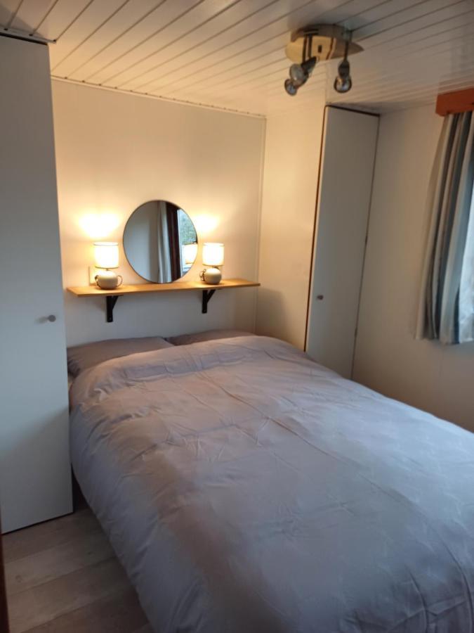 Vrijstaand Chalet Met Veel Buitenruimte En Veranda Zuid-Scharwoude エクステリア 写真