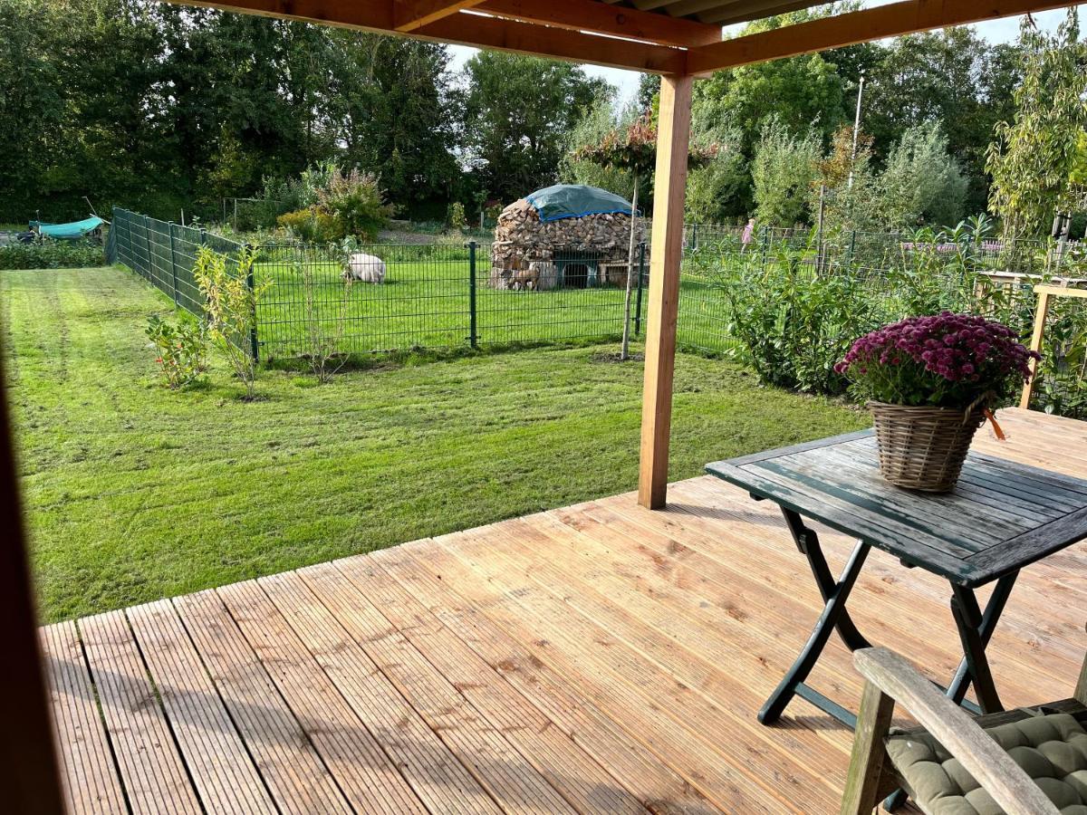 Vrijstaand Chalet Met Veel Buitenruimte En Veranda Zuid-Scharwoude エクステリア 写真