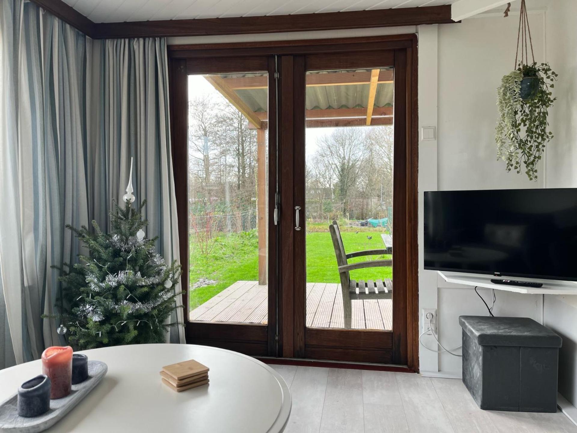 Vrijstaand Chalet Met Veel Buitenruimte En Veranda Zuid-Scharwoude エクステリア 写真