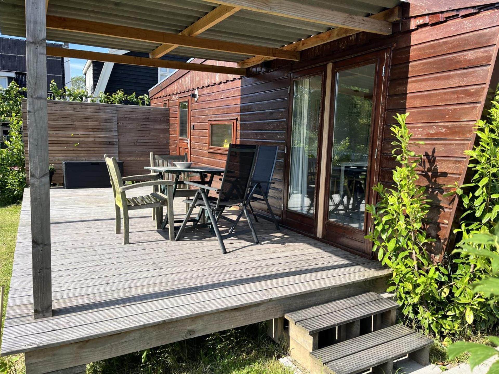 Vrijstaand Chalet Met Veel Buitenruimte En Veranda Zuid-Scharwoude エクステリア 写真